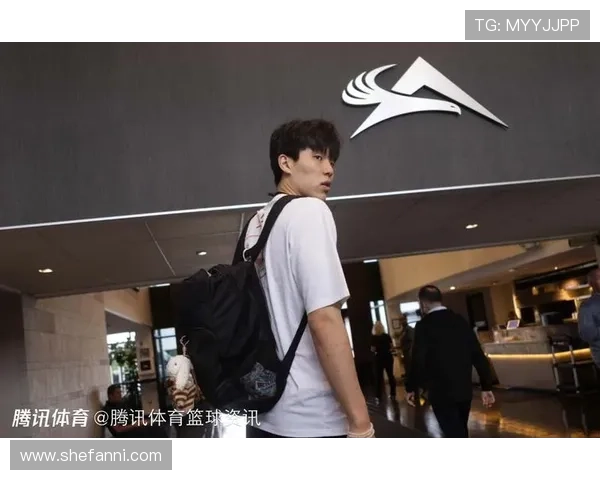 杨瀚森正式与开拓者签约加入球队 期待新赛季表现 杨瀚森正式与开拓者签约加入球队 期待新赛季表现