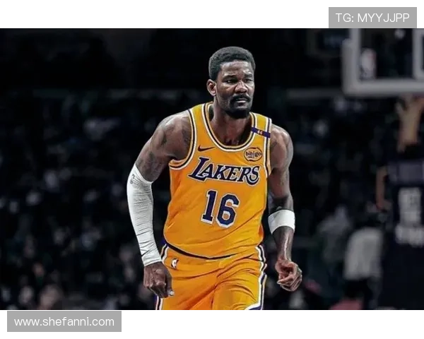 艾顿砍下29分10篮板 阿夫迪亚爆发33分6助 湖人险胜开拓者 艾顿砍下29分10篮板 阿夫迪亚爆发33分6助 湖人险胜开拓者